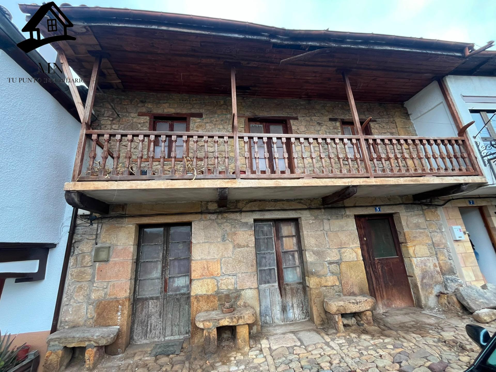 Casa de piedra tradicional con balconada en pleno centro de  - foto 12