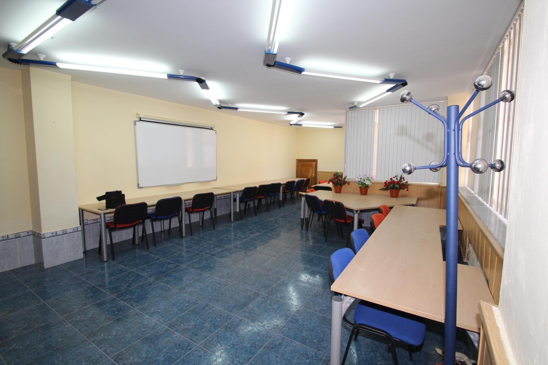 Se vende magnifico local en Las Gabias