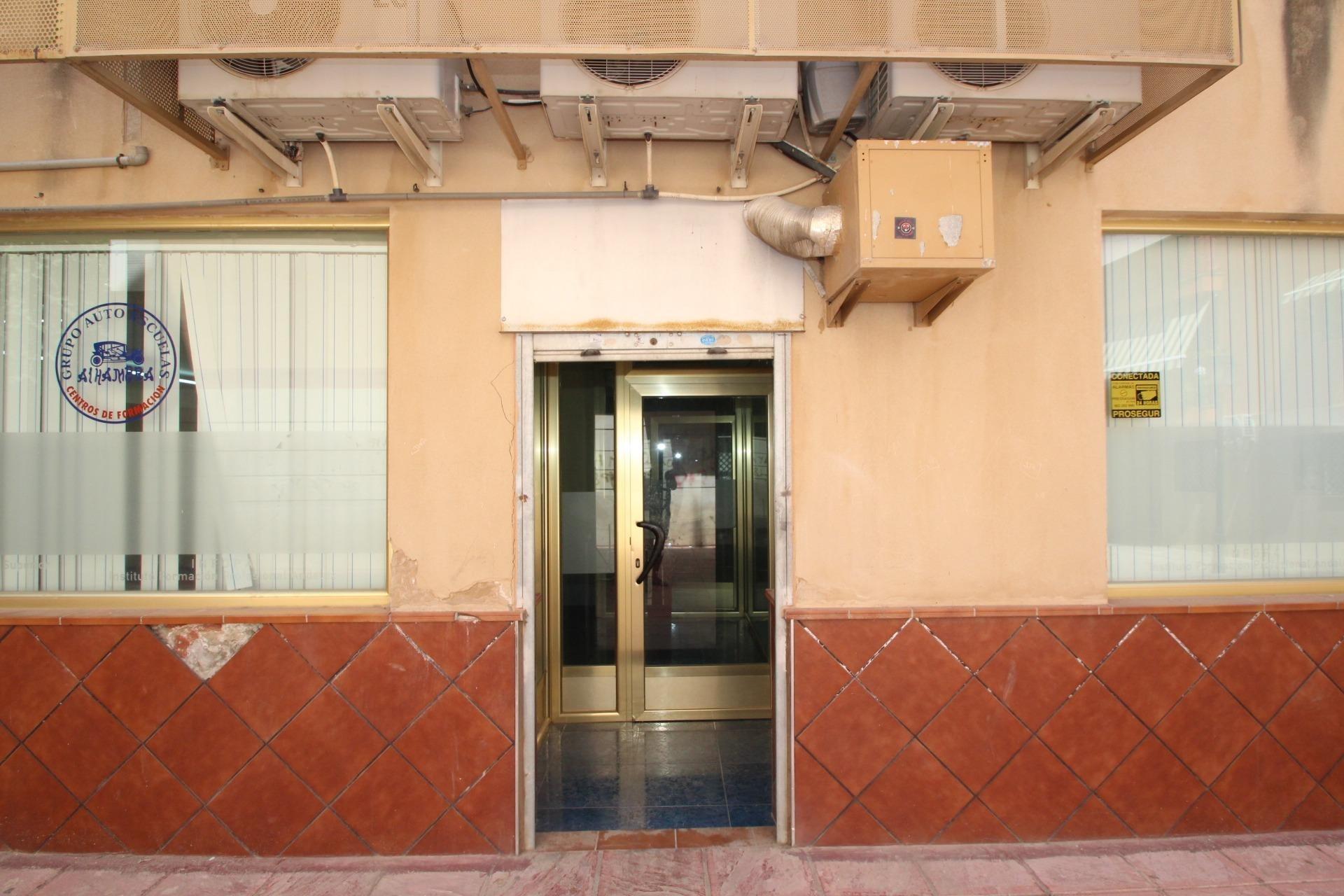 Se vende magnifico local en Las Gabias - foto 13