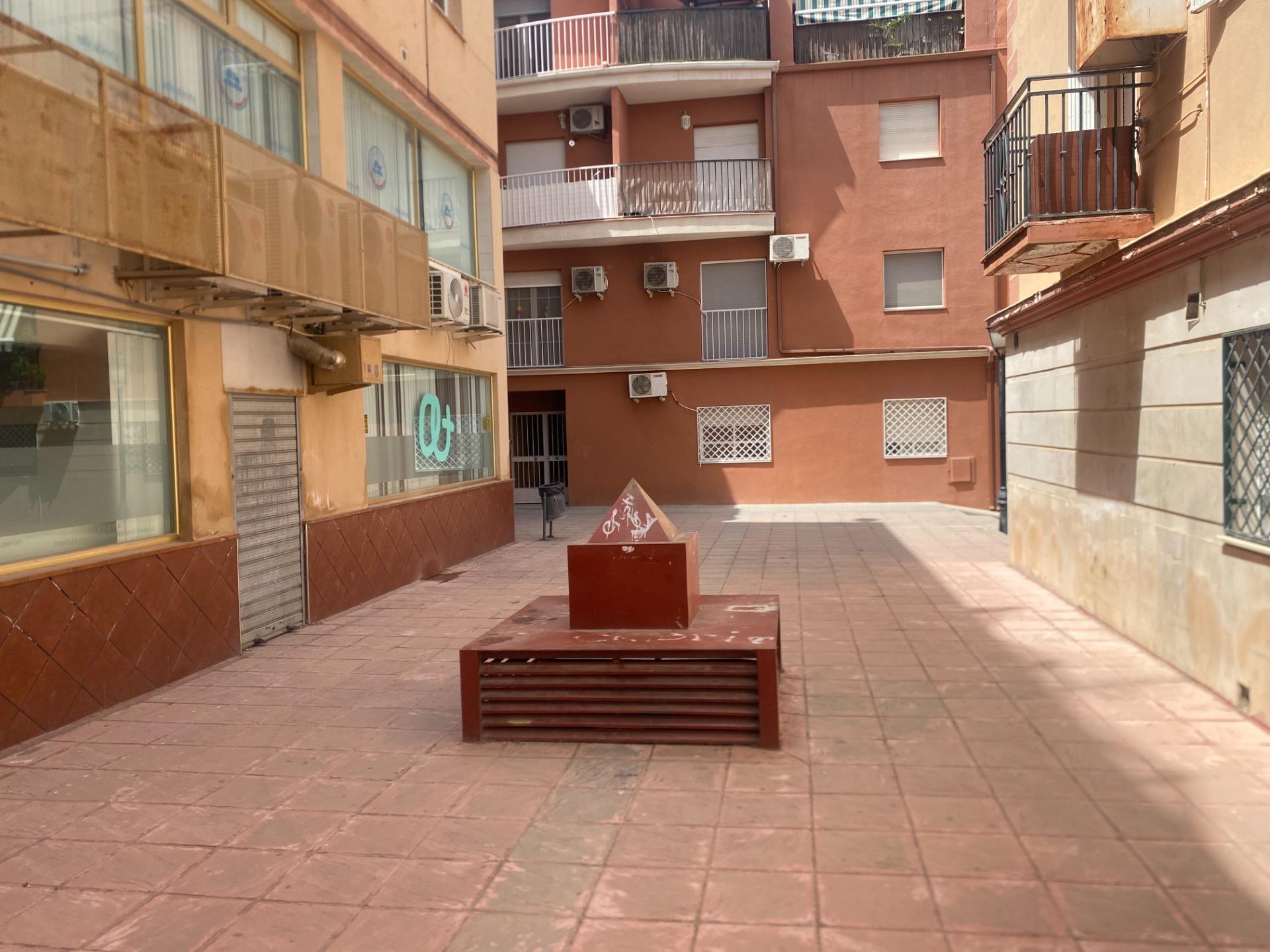 Se vende magnifico local en Las Gabias - foto 15