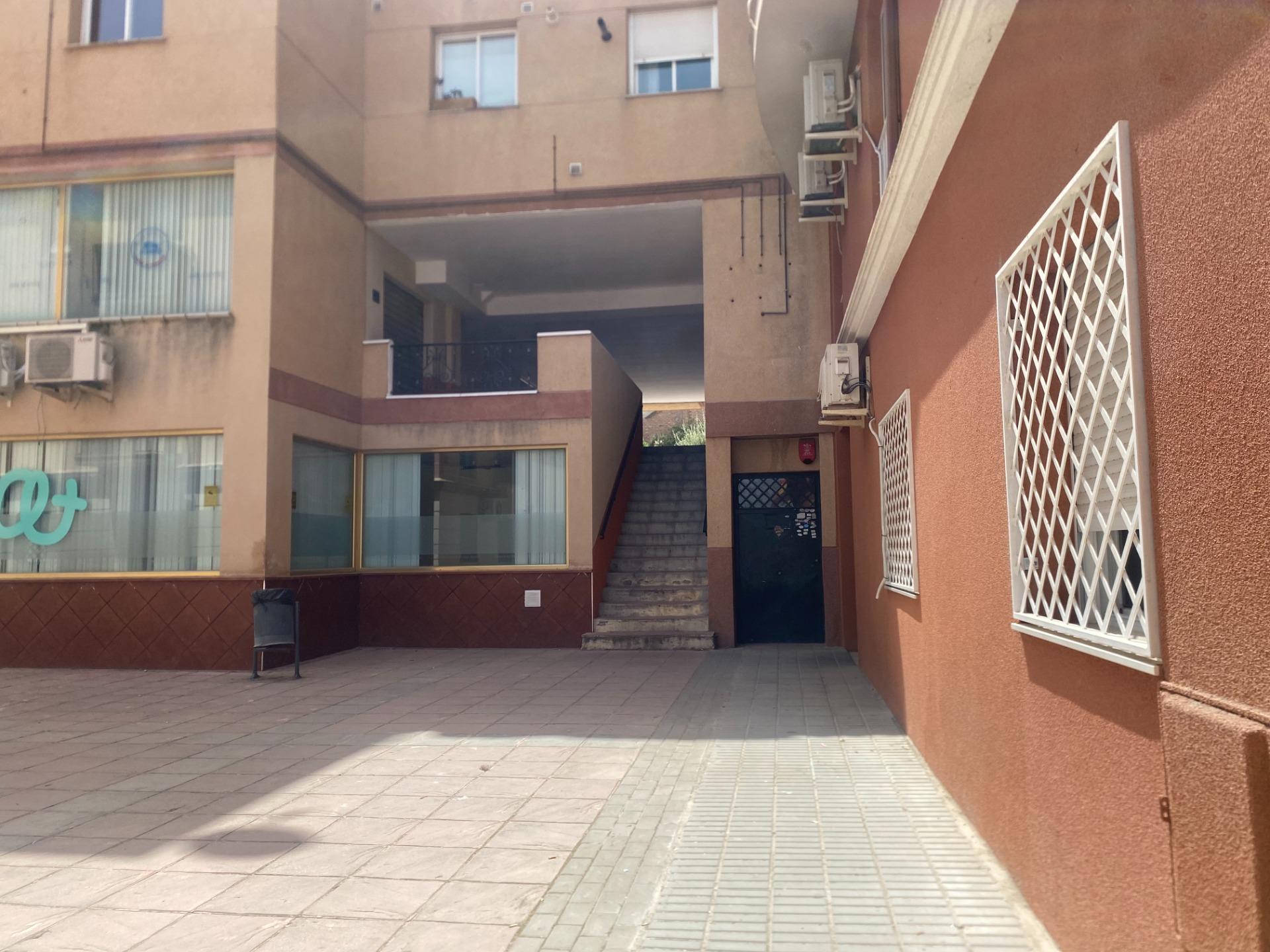 Se vende magnifico local en Las Gabias - foto 18
