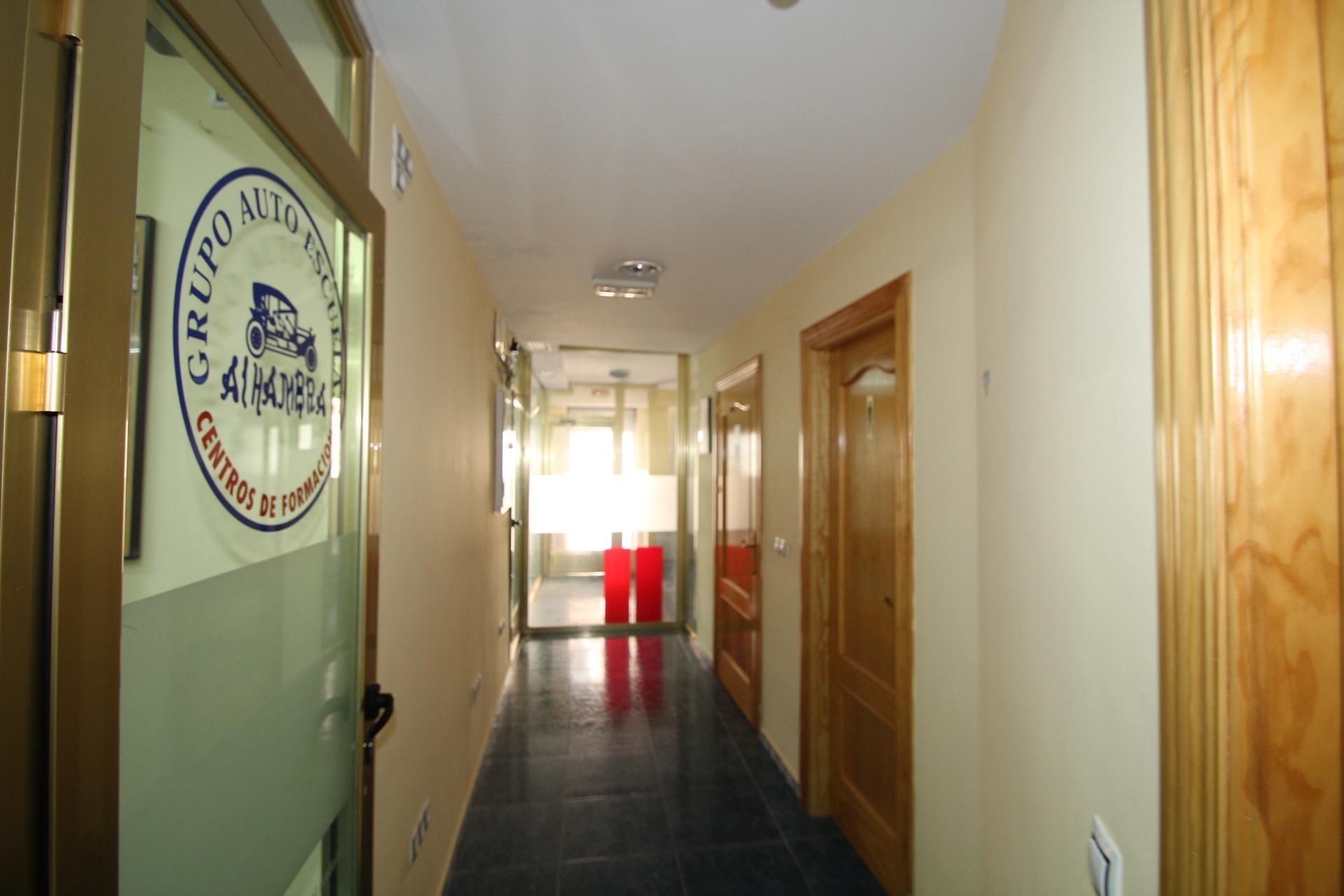 Se vende magnifico local en Las Gabias - foto 8