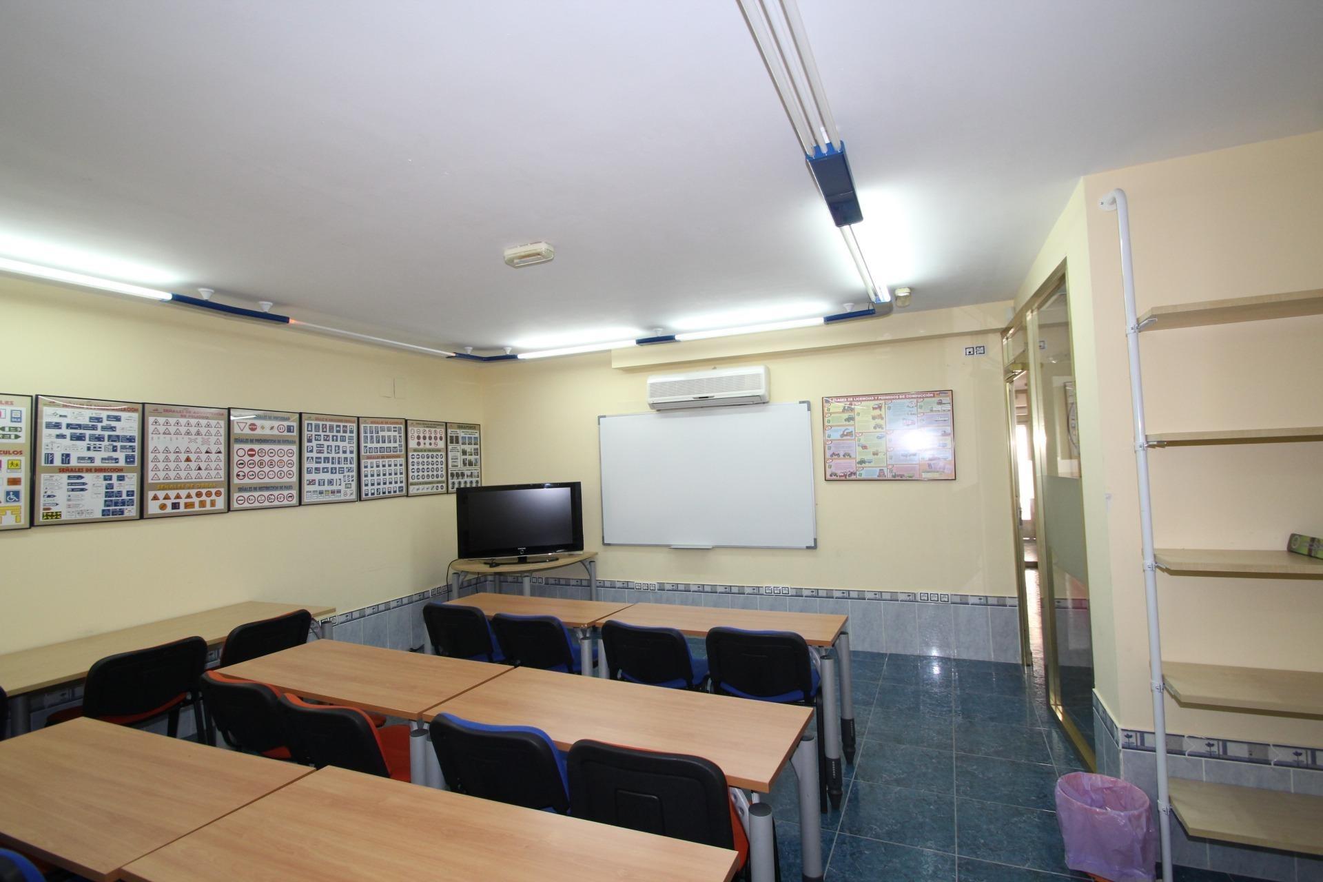 Se vende magnifico local en Las Gabias - foto 10
