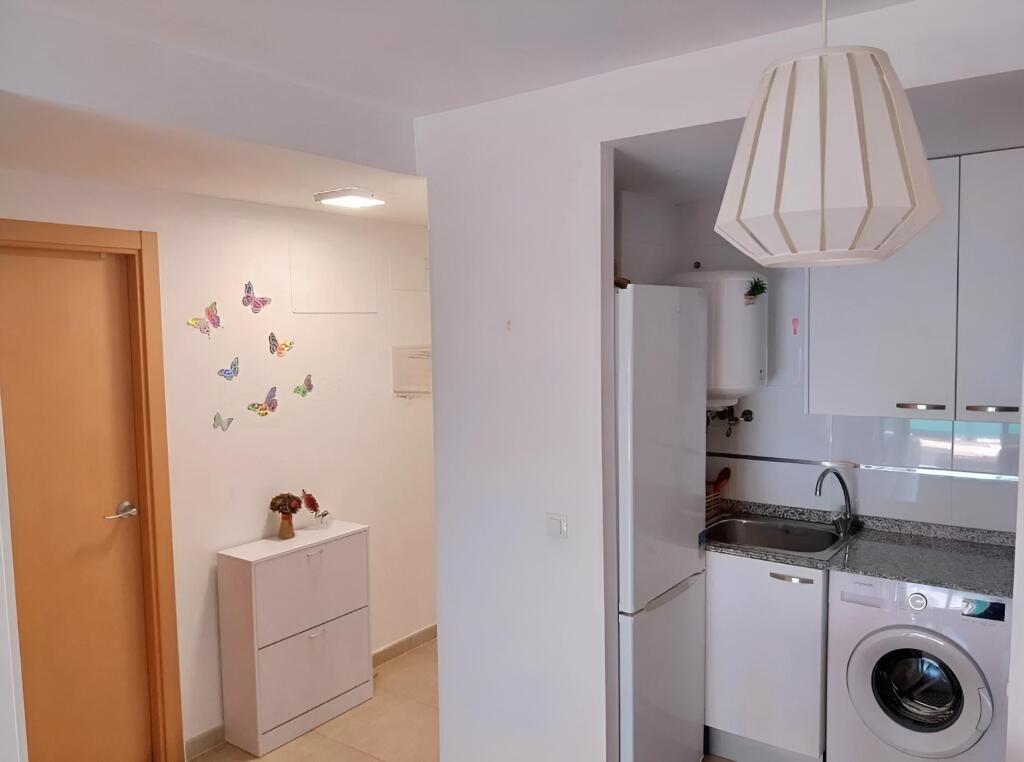 En venta, apartamento de 2 habitaciones con amplia terraza e - foto 2