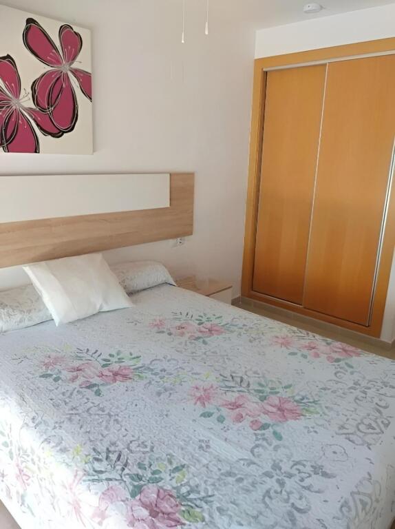 En venta, apartamento de 2 habitaciones con amplia terraza e - foto 11