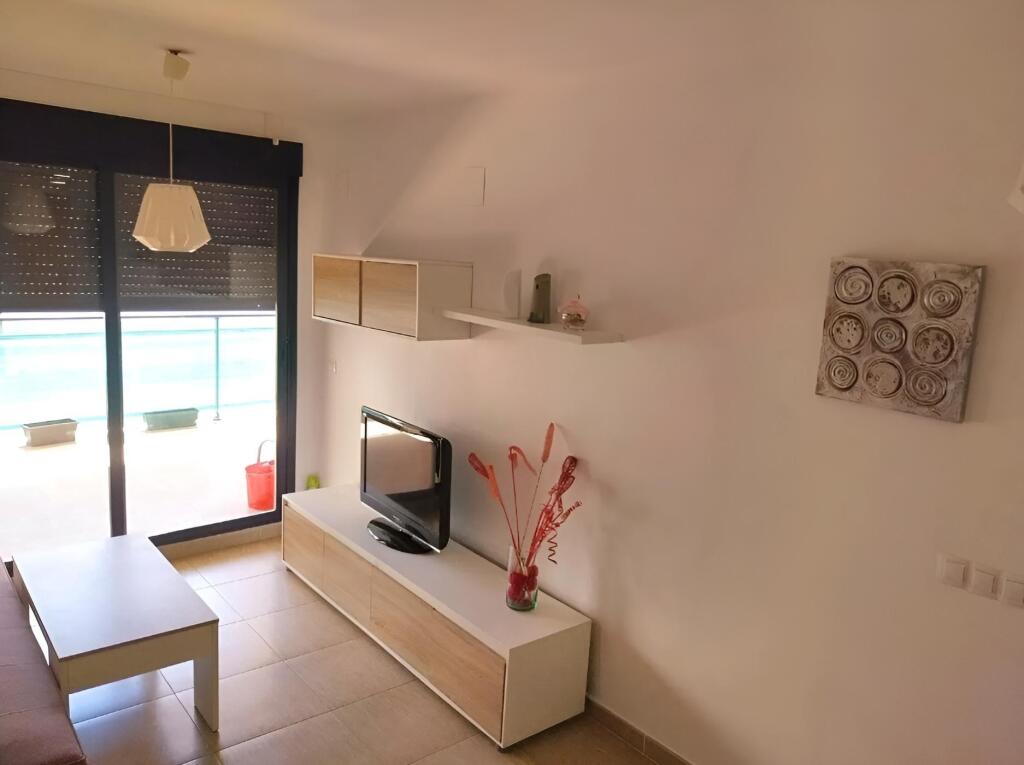 En venta, apartamento de 2 habitaciones con amplia terraza e - foto 3
