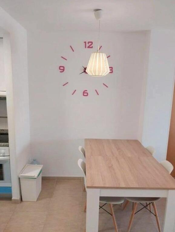 En venta, apartamento de 2 habitaciones con amplia terraza e - foto 7