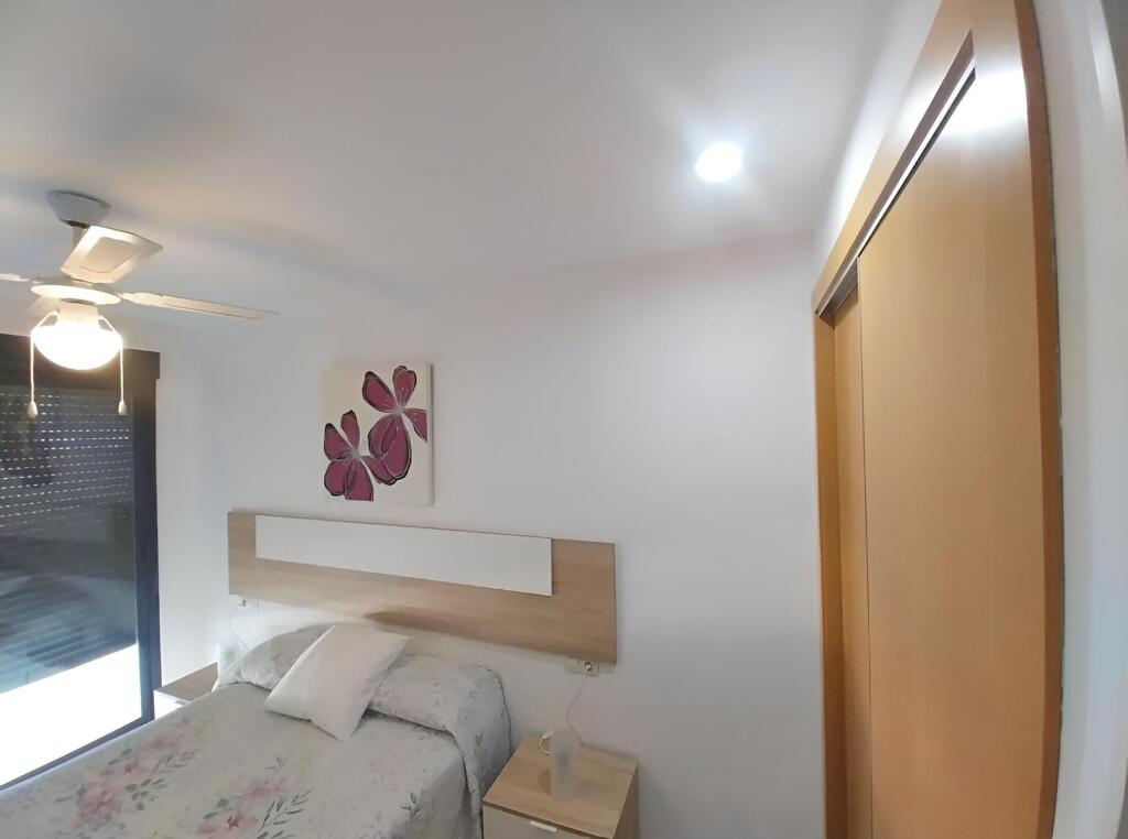 En venta, apartamento de 2 habitaciones con amplia terraza e - foto 10