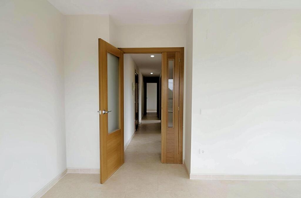 En venta vivienda a estrenar en Núles, 2 dormitorios, 2 baño - foto 2