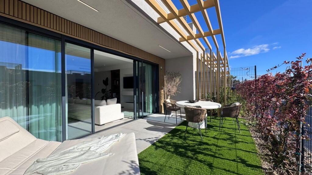 CHALET de 3 DORM y ENTREGA INMEDIATA!  en Mijas Costa, jardí