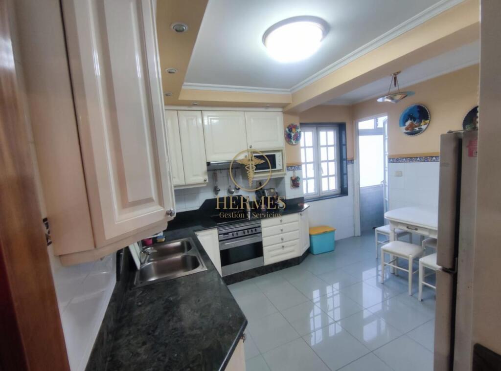 Piso de 115 m2 en venta Gran Vía Vigo. - foto 3