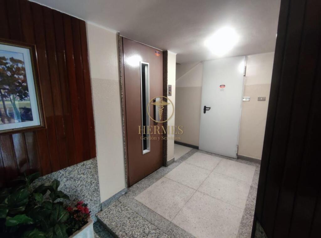 Piso de 115 m2 en venta Gran Vía Vigo. - foto 24