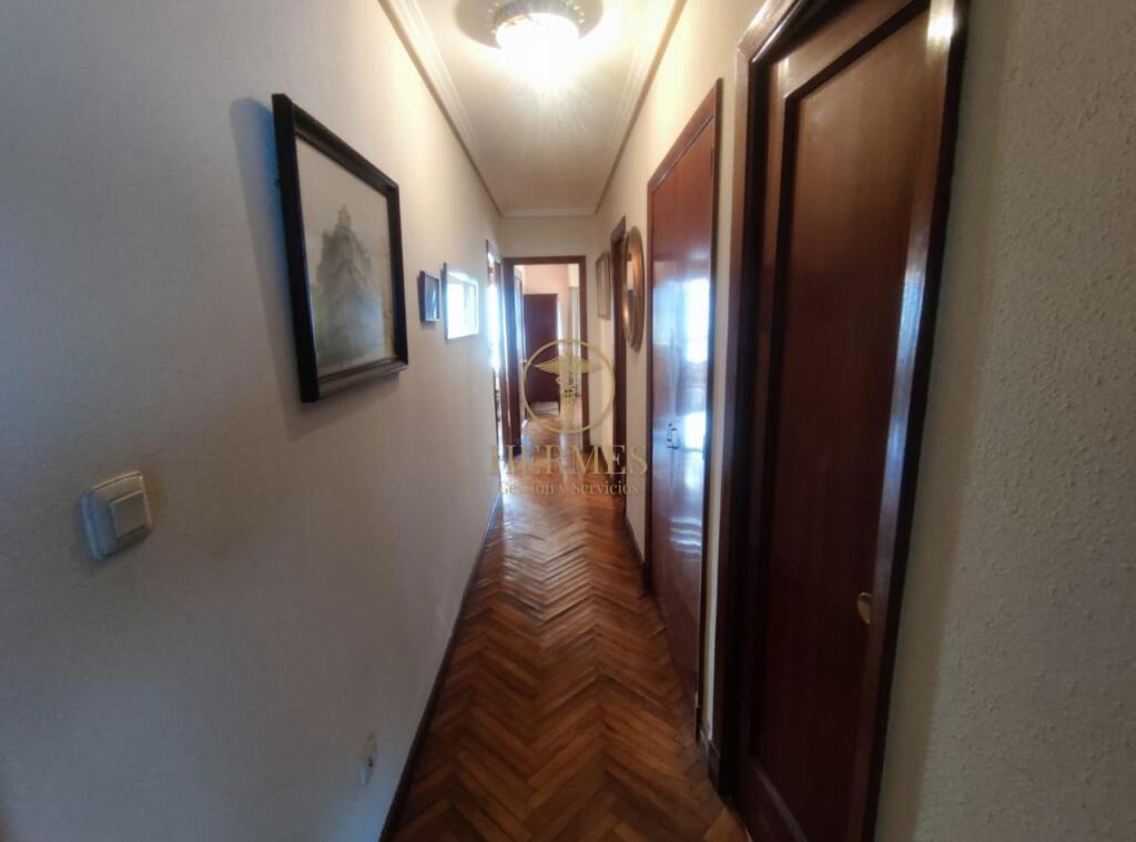 Piso de 115 m2 en venta Gran Vía Vigo. - foto 4