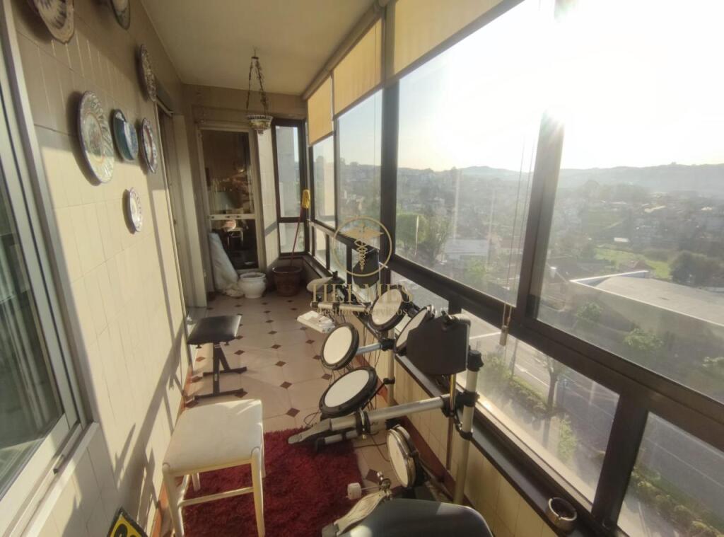 Piso de 115 m2 en venta Gran Vía Vigo. - foto 9