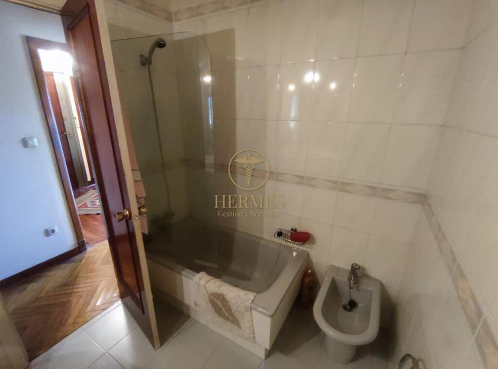 Piso de 115 m2 en venta Gran Vía Vigo. - foto 10