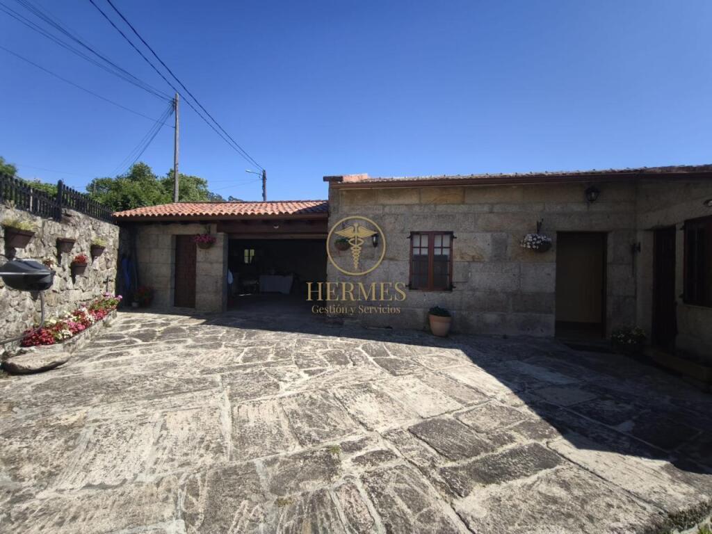 Casa en vennta, con finca de 1800 m2 en Mondariz - foto 3