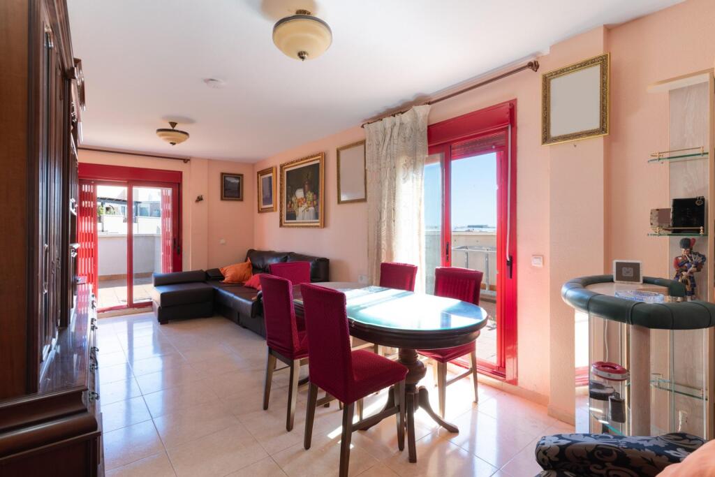 Espectacular Ático en el Corazón de Roquetas de Mar por €143,000
