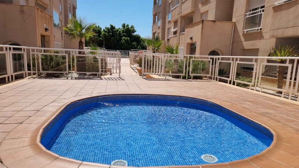 PISO EN LAS SALINAS