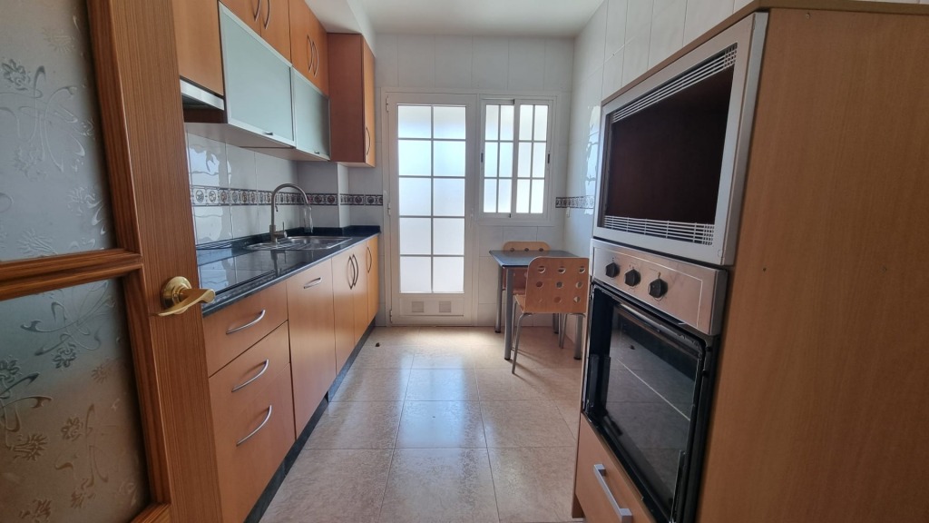 Amplio y Moderno Piso en Roquetas de Mar - Las Salinas por s - foto 3