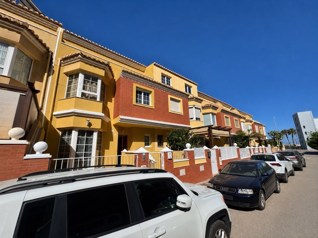 TRIPLEX EN AGUADULCE SUR