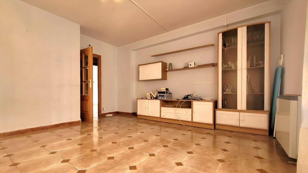 PISO DE CUATRO DORMITORIOS, EXTERIOR, LUMINOSO CON TERRAZA - foto 13