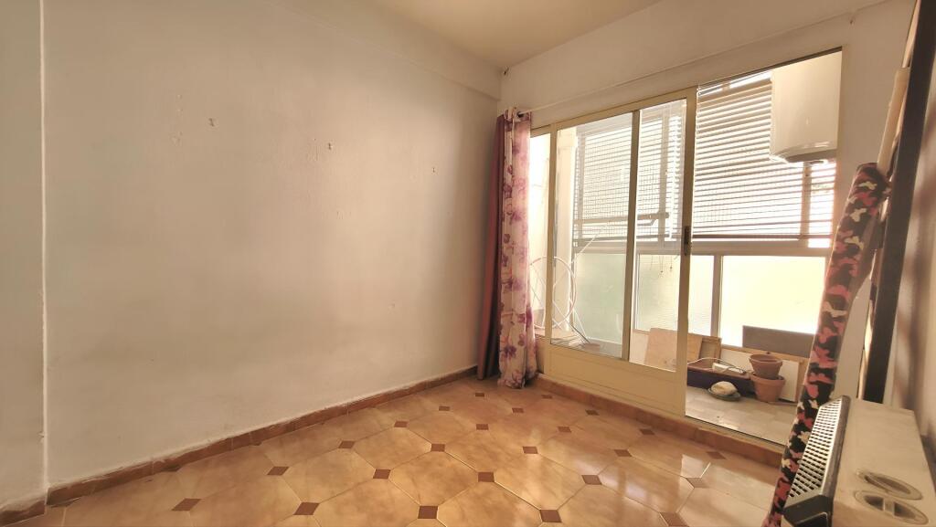PISO DE CUATRO DORMITORIOS, EXTERIOR, LUMINOSO CON TERRAZA - foto 19