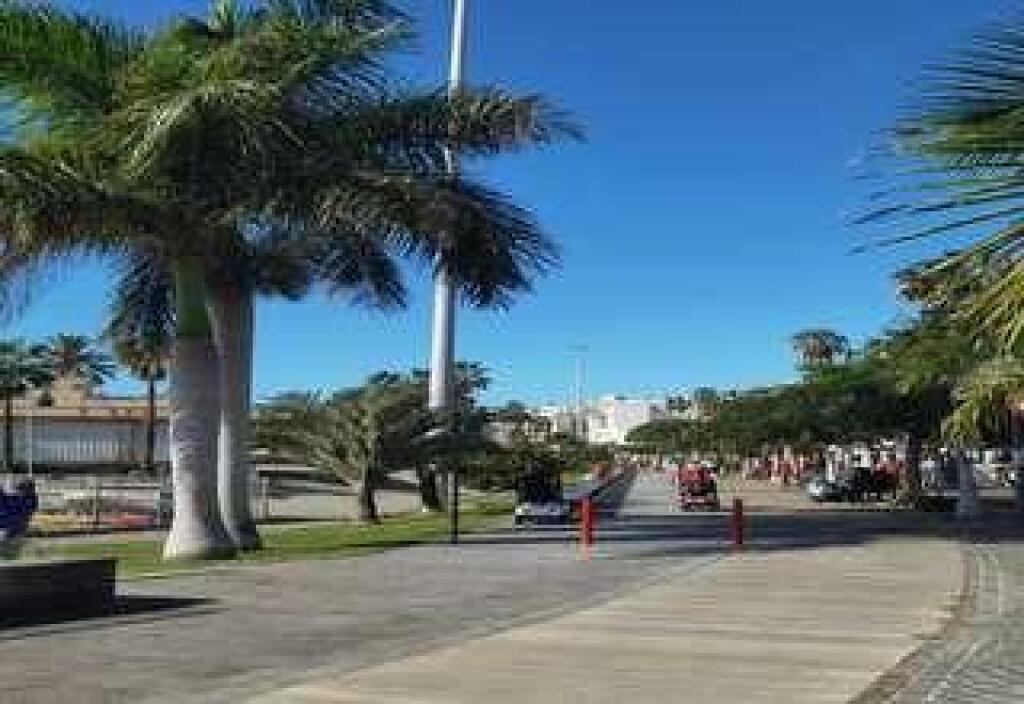 TRASPASO DE RESTAURANTE EN PRIMERA LINEA LOS CRISTIANOS