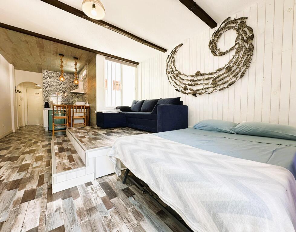 Encantador Estudio con Terraza y Vista al Mar en Torviscas - foto 15