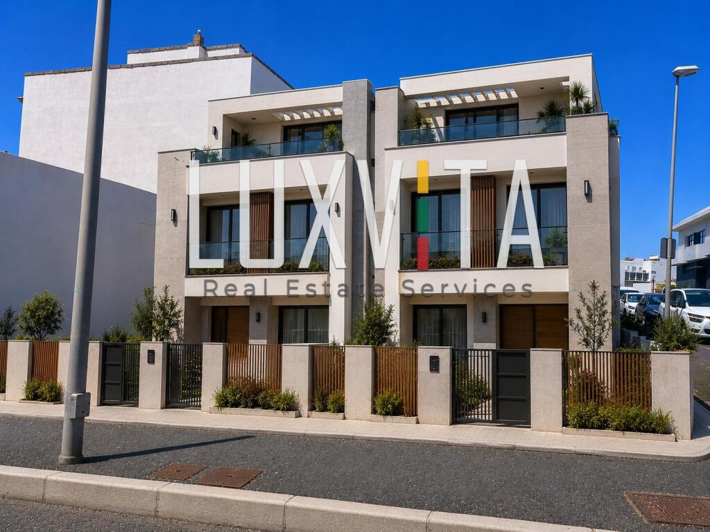 Amplio terreno urbano de 329 m2 en San Isidro, Granadilla de Abona, edificable hasta 3 plantas