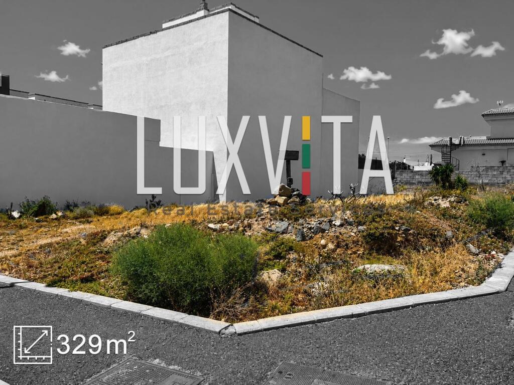 Amplio terreno urbano de 329 m2 en San Isidro, Granadilla de - foto 5
