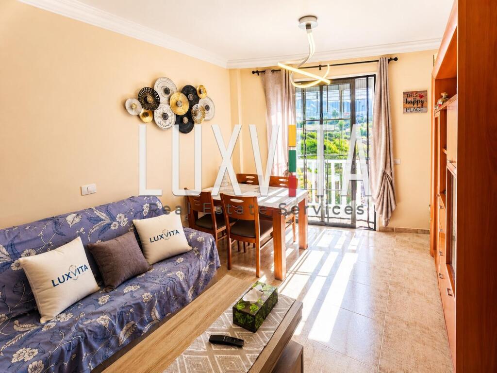 Luminoso apartamento de 2 dormitorios con garaje y trastero en Valle San Lorenzo, Tenerife Sur