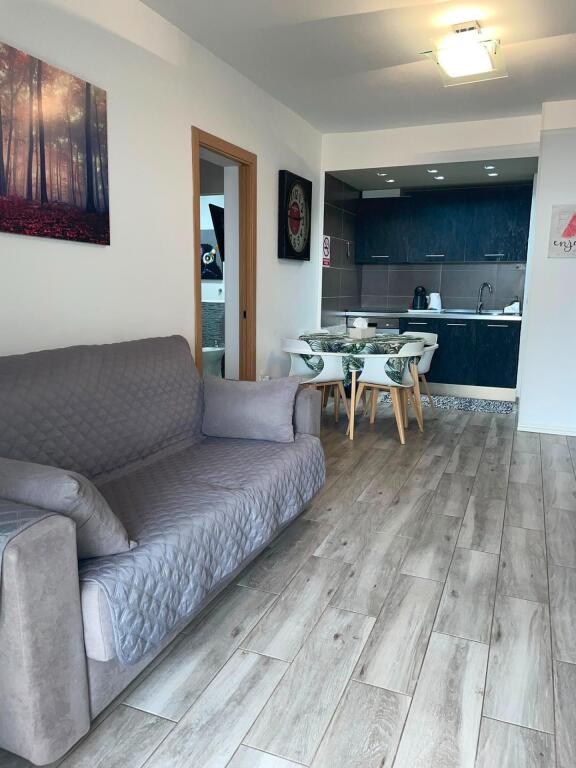 Piso Reformado de 2 habitaciones en Los Cristianos con Pisci - foto 13