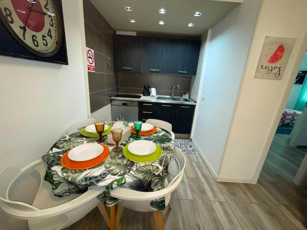 Piso Reformado de 2 habitaciones en Los Cristianos con Pisci - foto 19