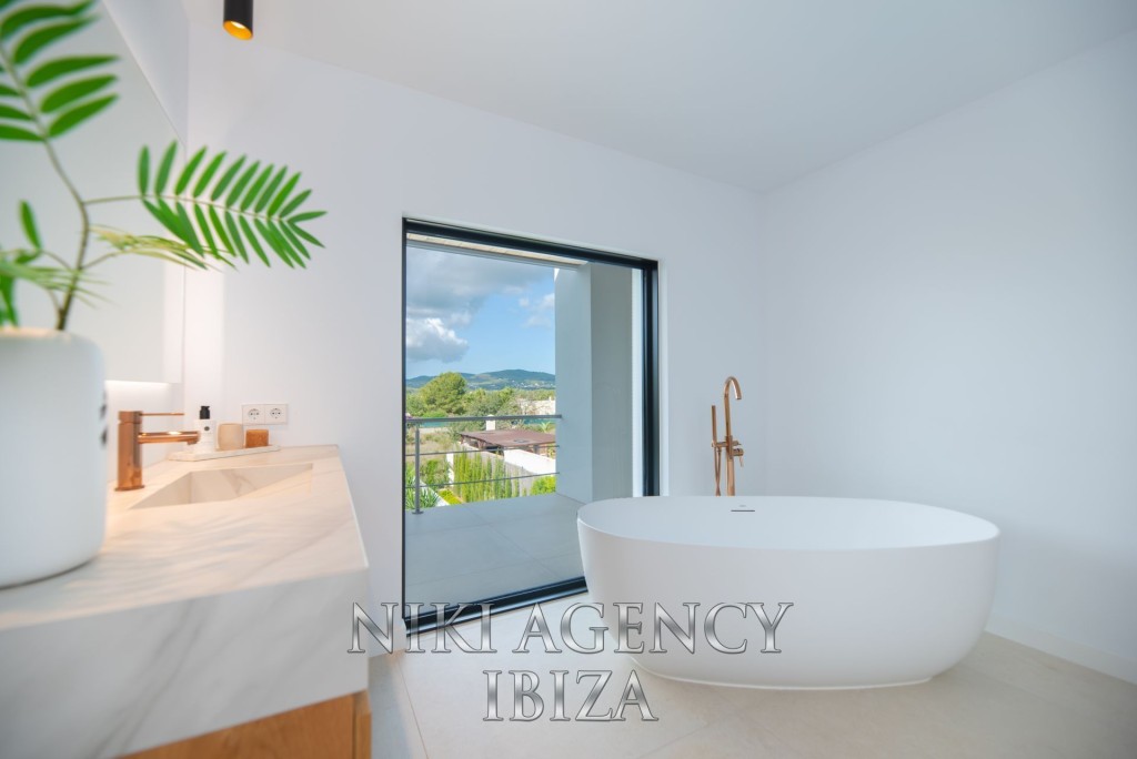Casa-Chalet en Venta en Santa Eularia Des Riu Baleares - foto 28