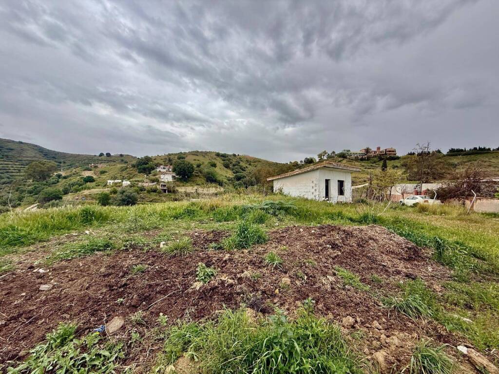 Parcela rústica en Calahonda, Mijas Costa - foto 4
