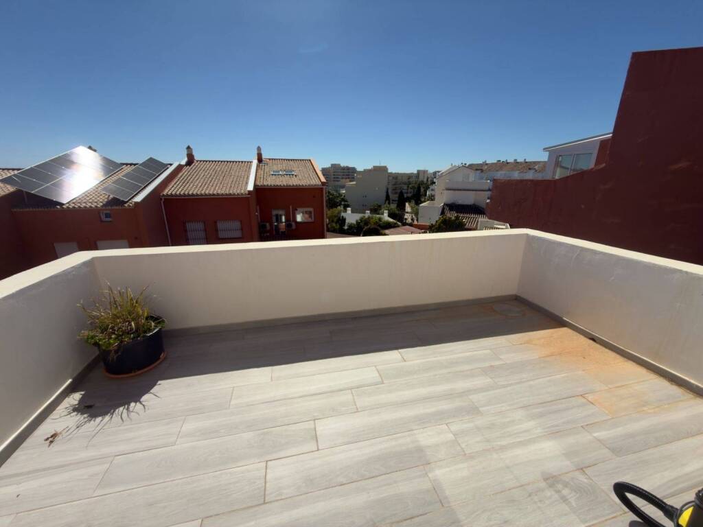 Adosada en Venta en Benalmadena Málaga - foto 2