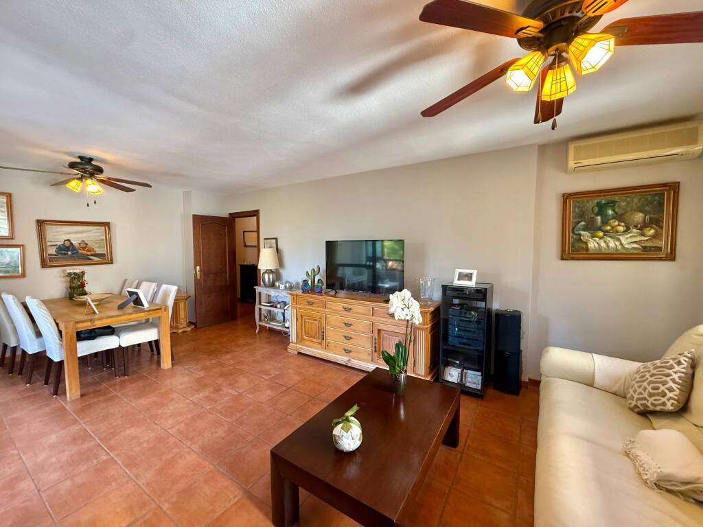 Amplia Vivienda en Pleno Recinto Ferial de Fuengirola - foto 11