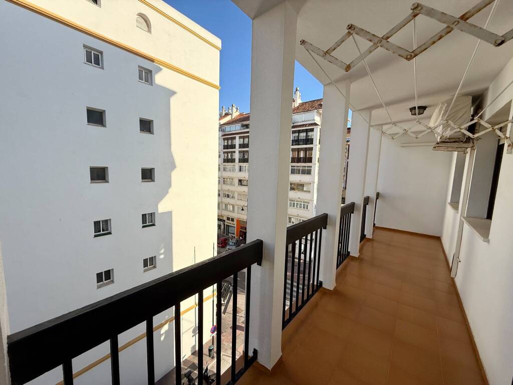 Amplia Vivienda en Pleno Recinto Ferial de Fuengirola - foto 28