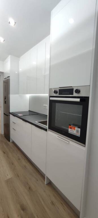 PISO DE 3 DORMITORIOS COMPLETAMENTE NUEVO A UN PASO DEL PUER - foto 2