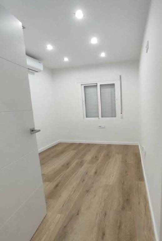 PISO DE 3 DORMITORIOS COMPLETAMENTE NUEVO A UN PASO DEL PUER - foto 12