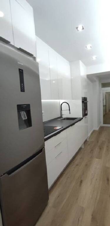 PISO DE 3 DORMITORIOS COMPLETAMENTE NUEVO A UN PASO DEL PUER - foto 3