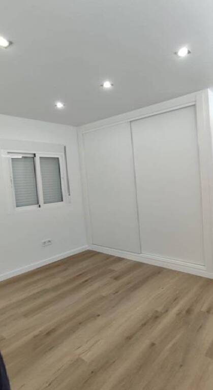 PISO DE 3 DORMITORIOS COMPLETAMENTE NUEVO A UN PASO DEL PUER - foto 7
