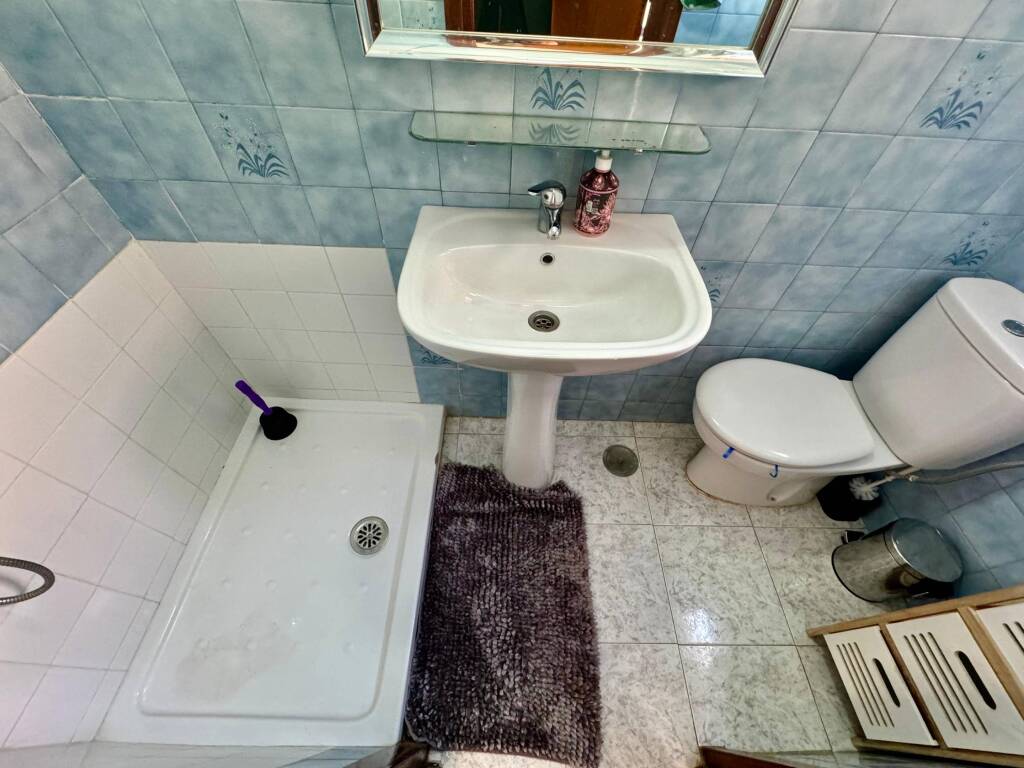 Piso de dos habitaciones a 300m de la playa a reformar - foto 8