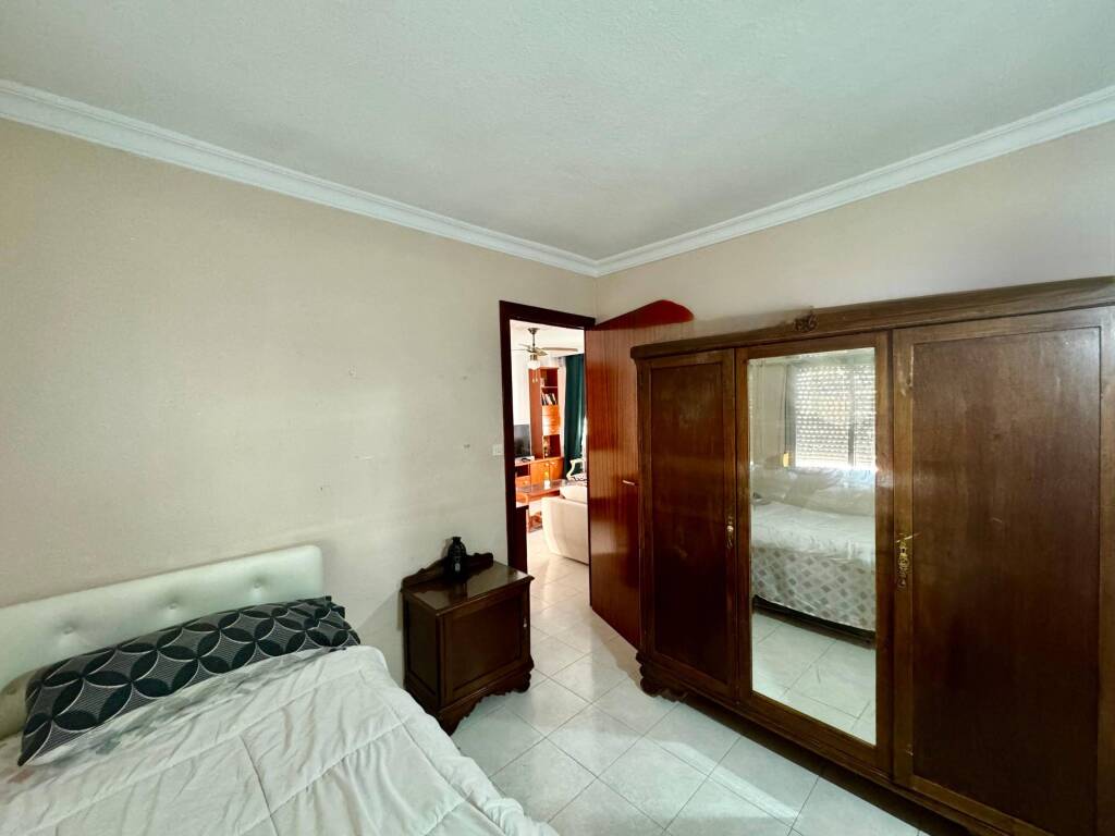 Piso de dos habitaciones a 300m de la playa a reformar - foto 9