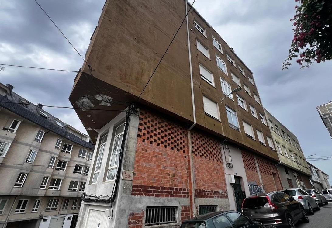 Piso en venta en Ribeira. Alquilado. No se Puede Visitar. - foto 4