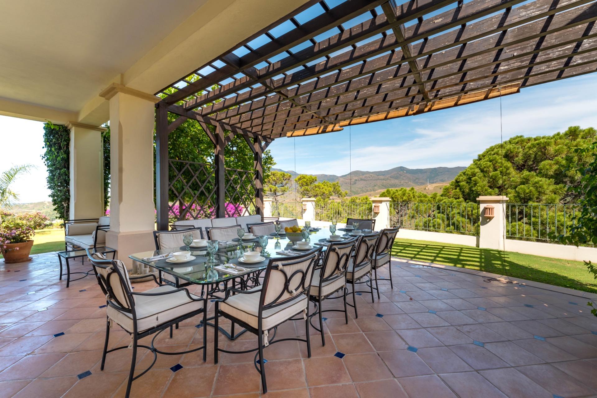 VILLA DE LUJO EN LOS MONTES DE ESTEPONA CON VISTAS AL MAR - foto 12