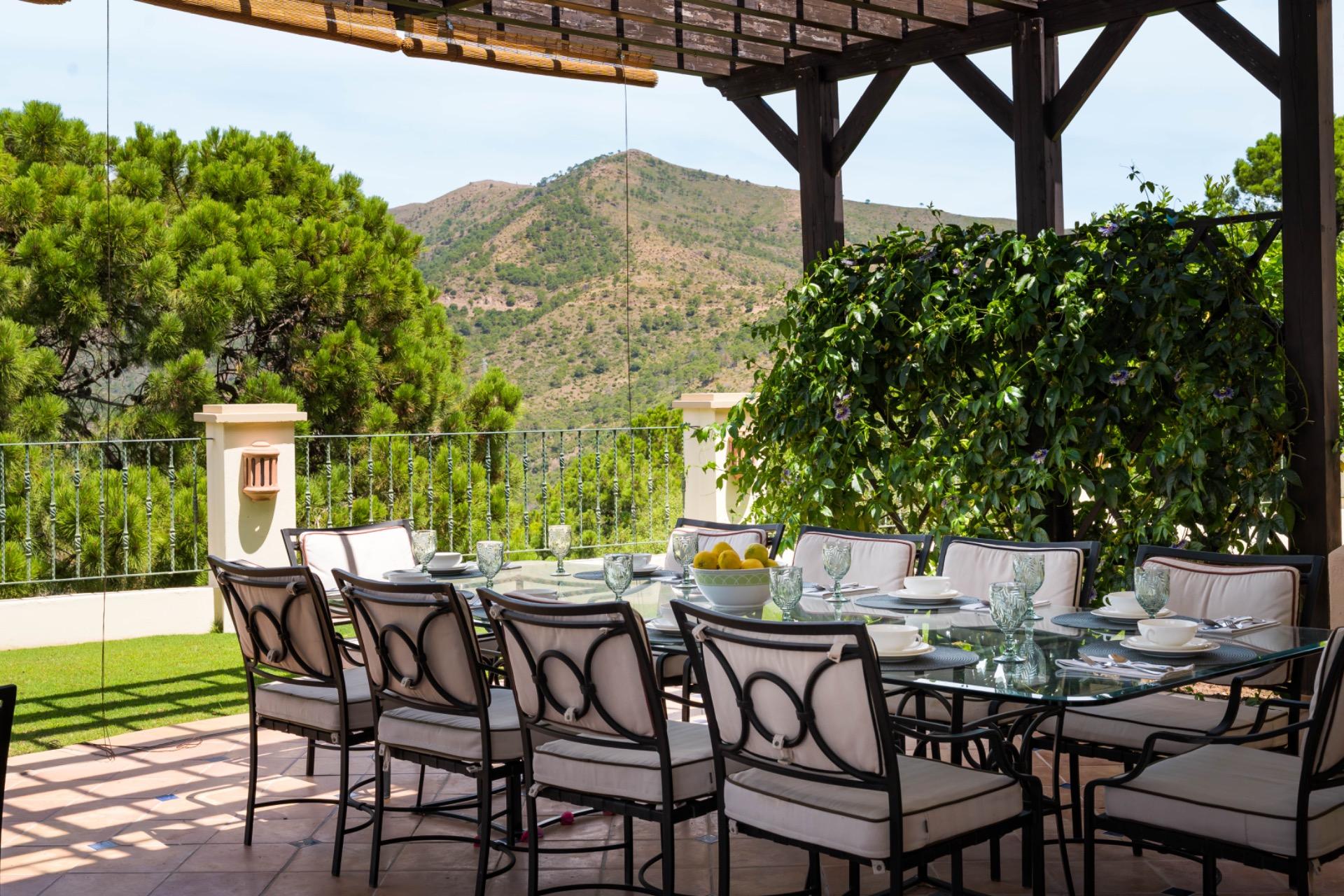 VILLA DE LUJO EN LOS MONTES DE ESTEPONA CON VISTAS AL MAR - foto 13