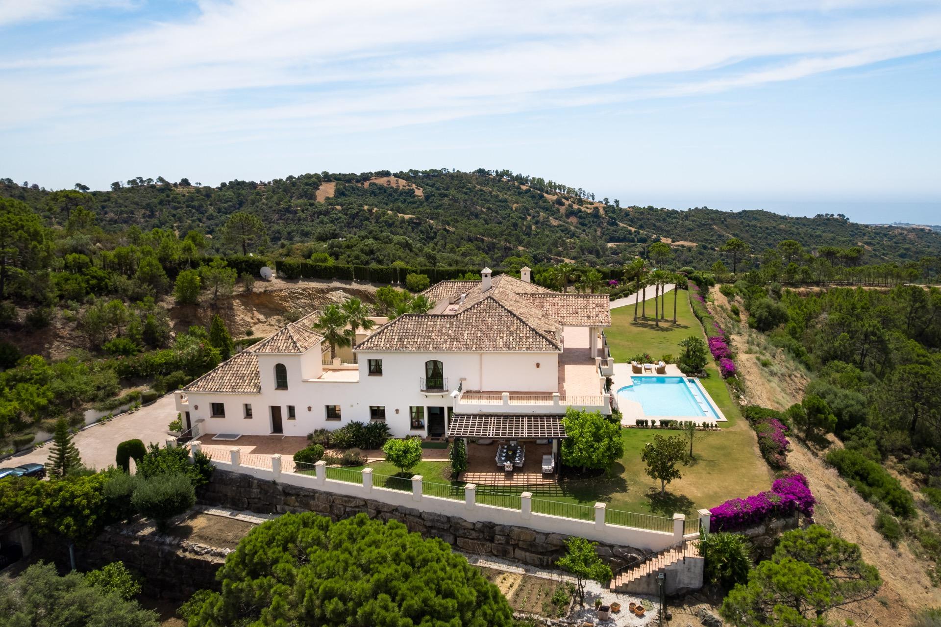 VILLA DE LUJO EN LOS MONTES DE ESTEPONA CON VISTAS AL MAR - foto 40