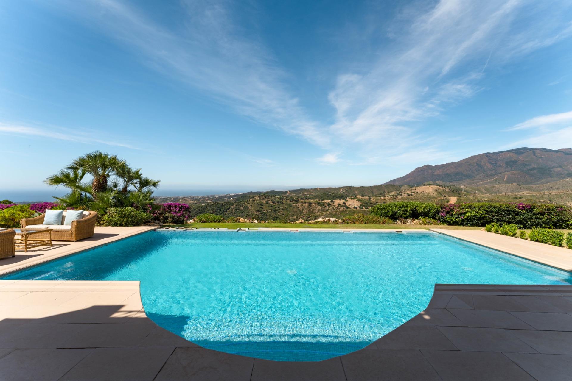 VILLA DE LUJO EN LOS MONTES DE ESTEPONA CON VISTAS AL MAR - foto 46