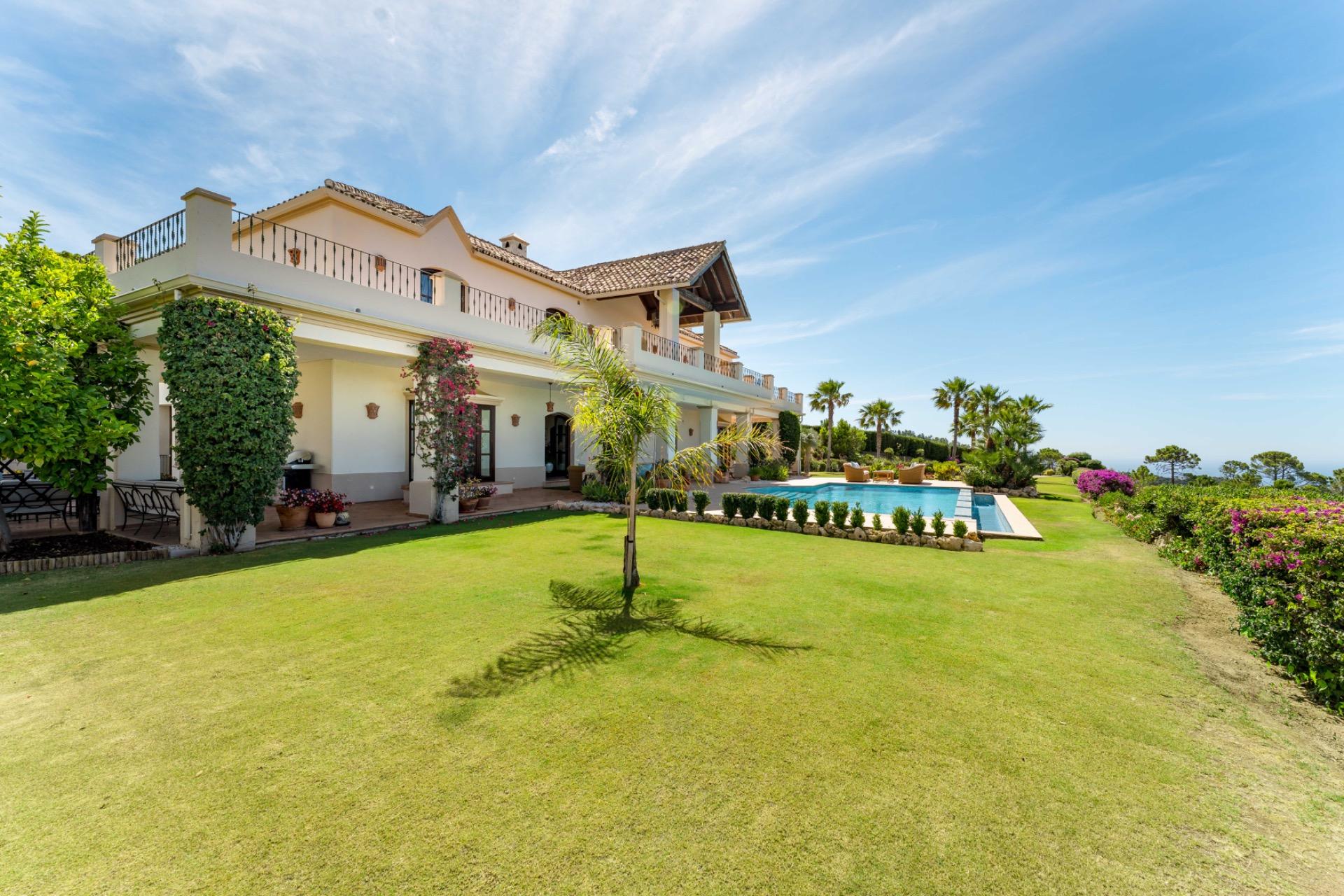 VILLA DE LUJO EN LOS MONTES DE ESTEPONA CON VISTAS AL MAR - foto 7